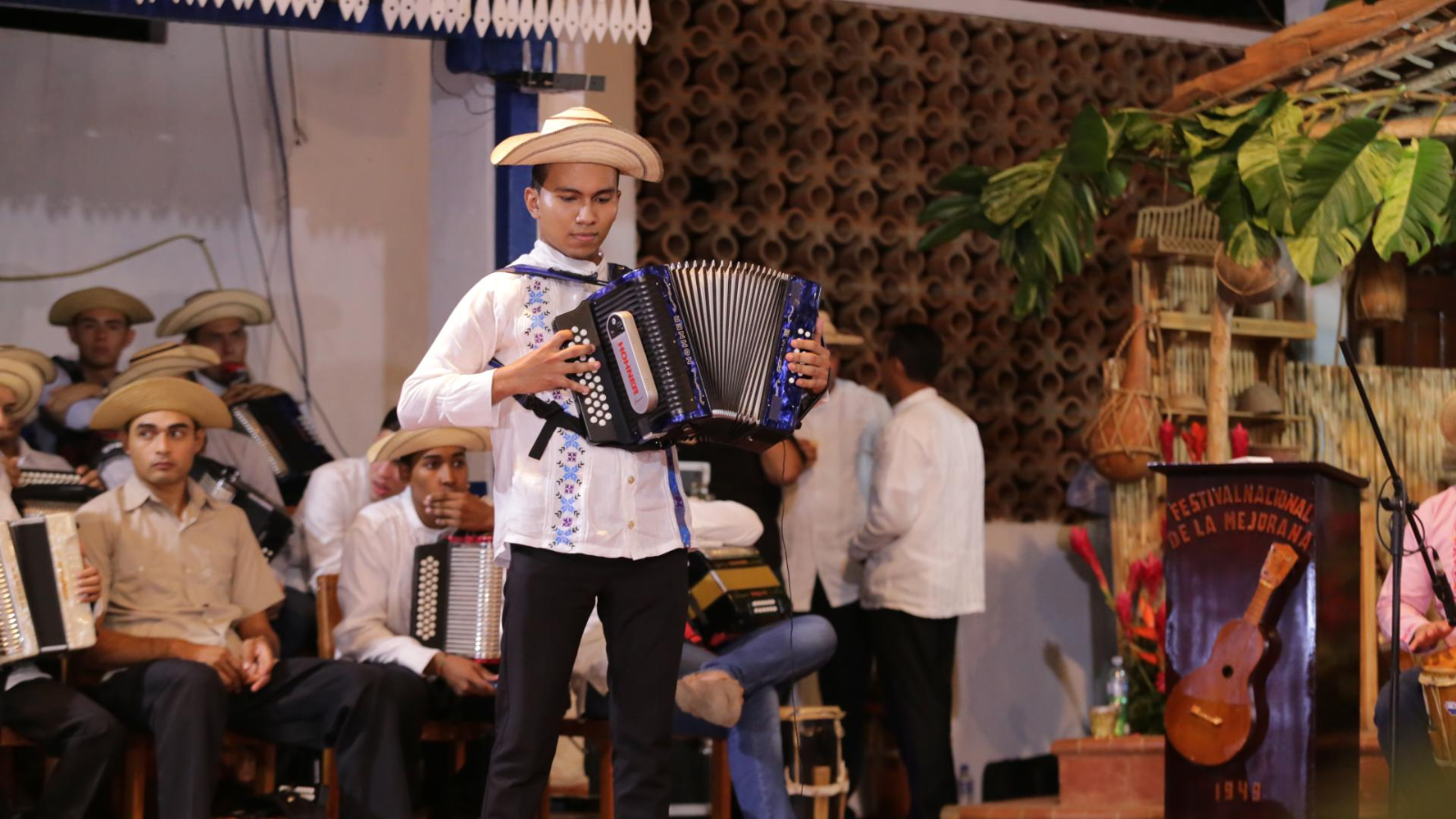 출처:&nbsp;https://sicultura.gob.pa/manifestaciones-culturales/festival-nacional-de-la-mejorana
