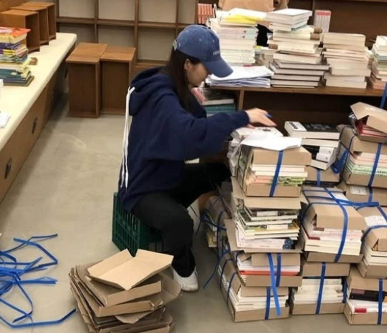 😳 당인리 책발전소도 문 닫는 마당에... 피리의 서재는?의 썸네일 이미지