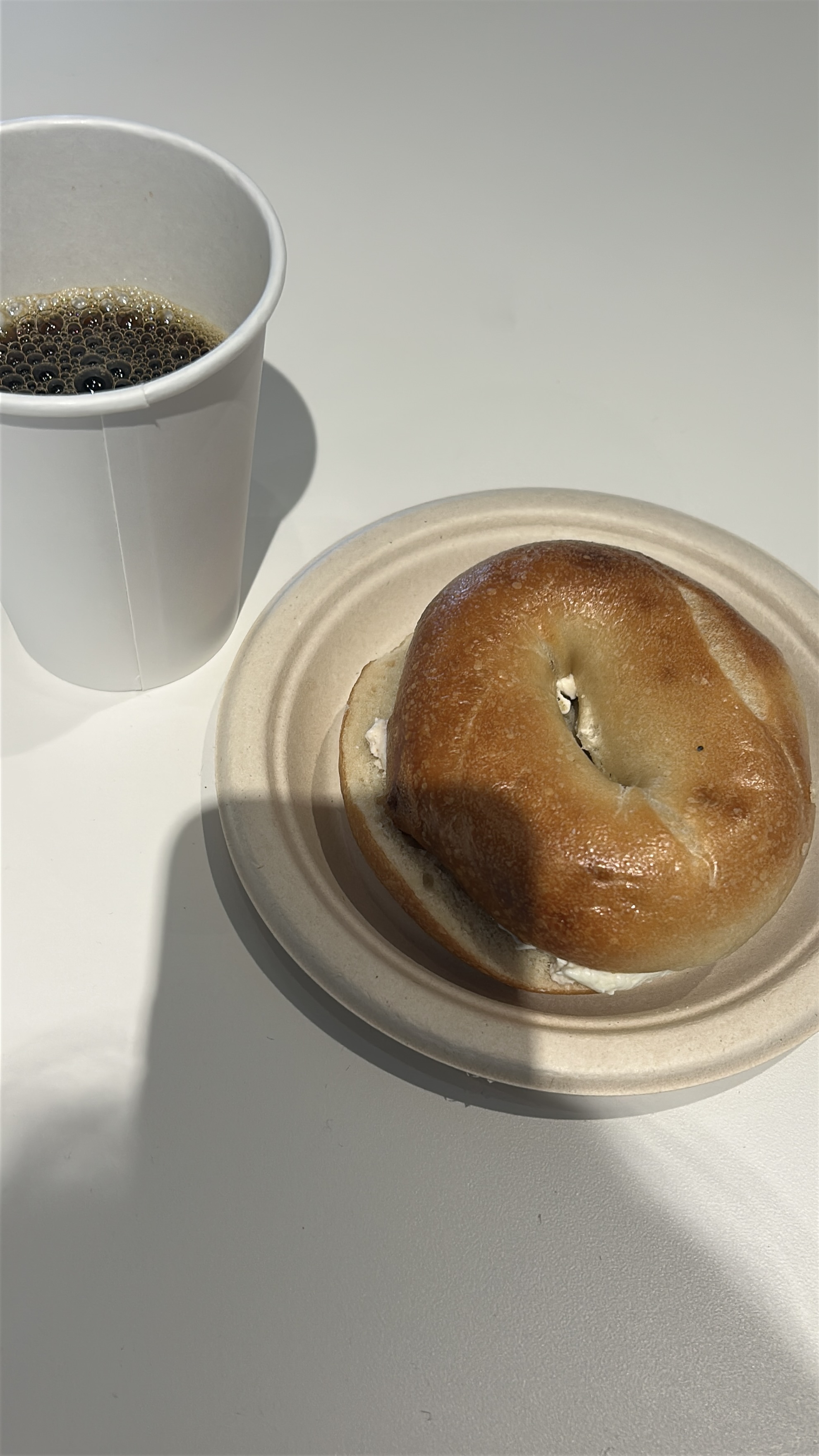 열다섯 번째 편지 - 🙂🙃🙂의 썸네일 이미지