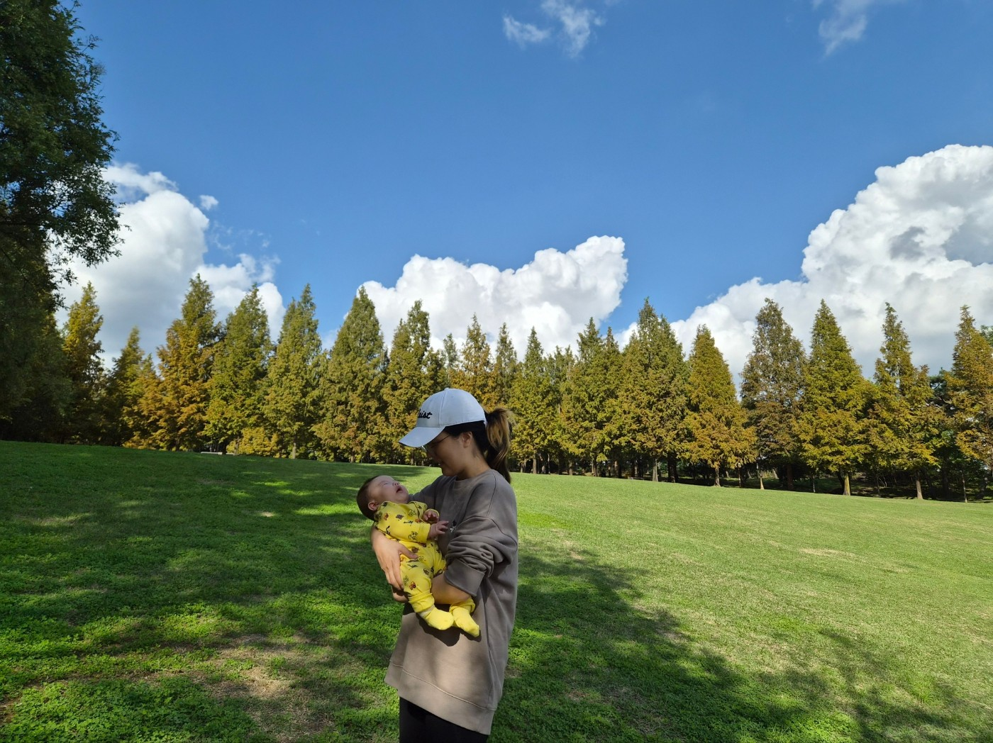 아기와 함께한 첫 가을.