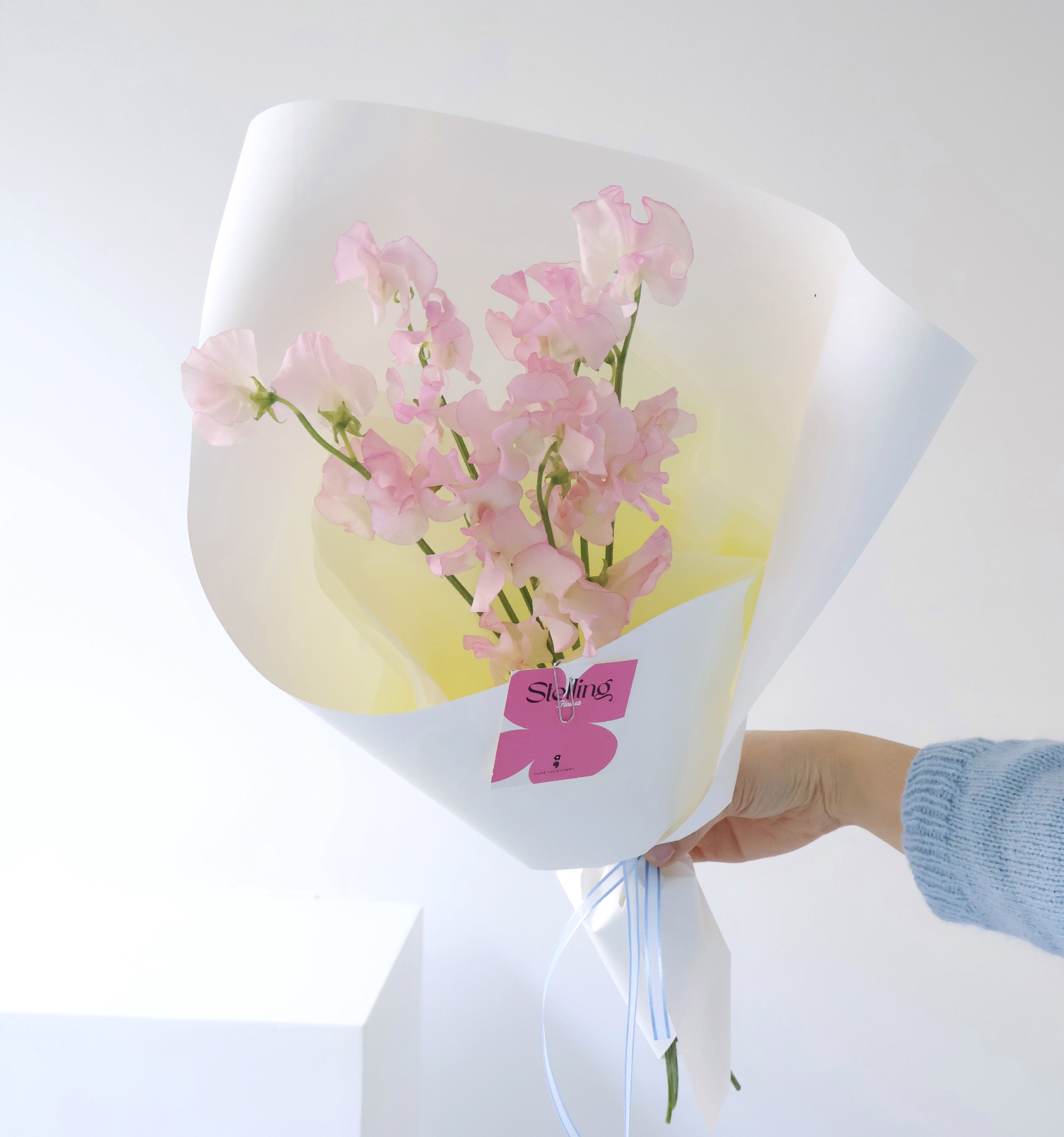 이렇게 예쁜 꽃다발은 과연 누구에게!??