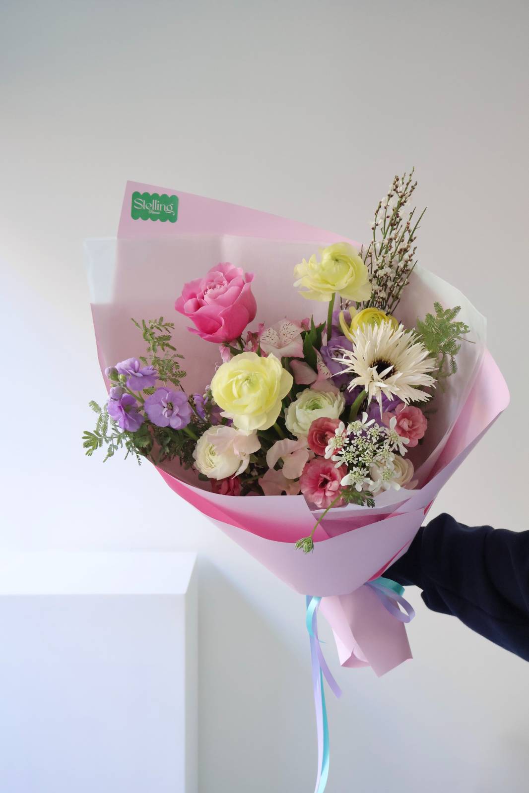 차분한 느낌으로 요청해주셔서 너무 쨍한 컬러보다 연핑, 화이트, 옐로, 퍼플 컬러로 사랑스럽게 💝