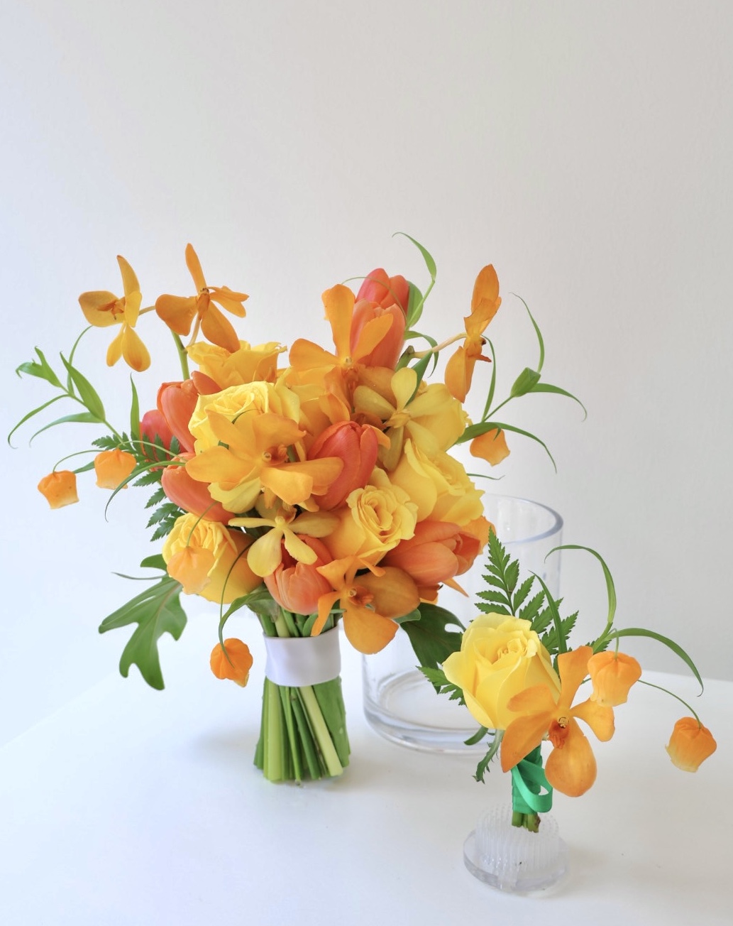 오렌지, 옐로 믹스에 열대 식물 느낌을 원하셨는데, 너무 예쁘죠?