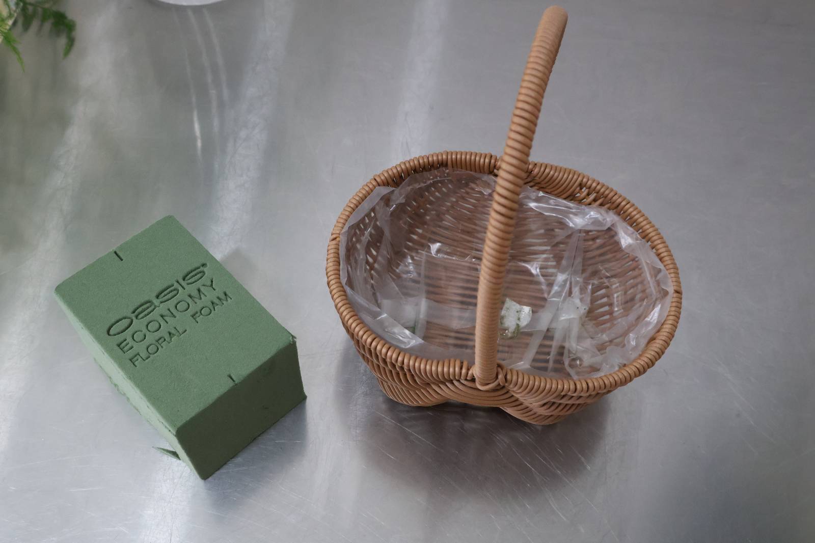 사용할 바구니는 달걀 바구니 같은 모양이에요