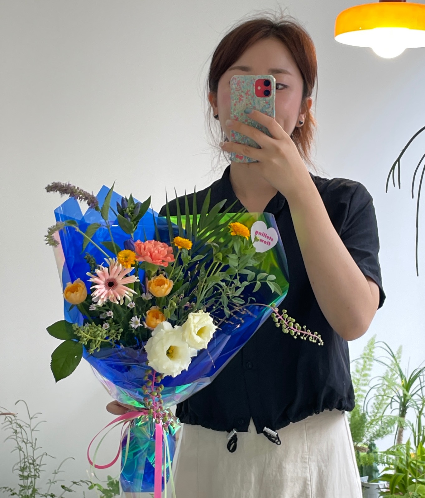 바로 이 장미 정원처럼 예쁜 케이스 보이시나요!