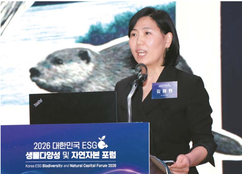 강연 중인 땡스카본 김해원 대표 [사진 출처. 에너지경제]