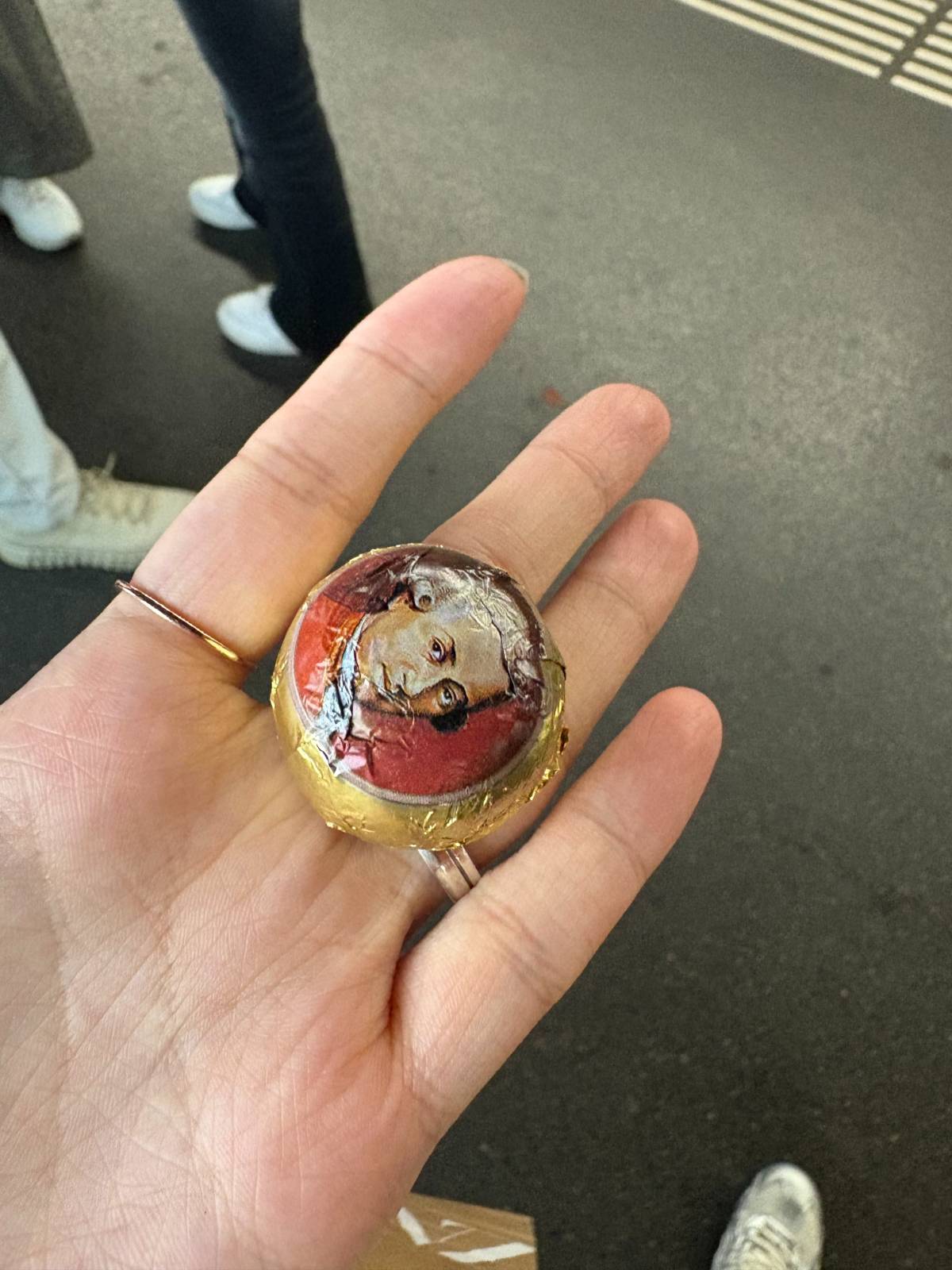 모차르트 초콜렛도 받았어요