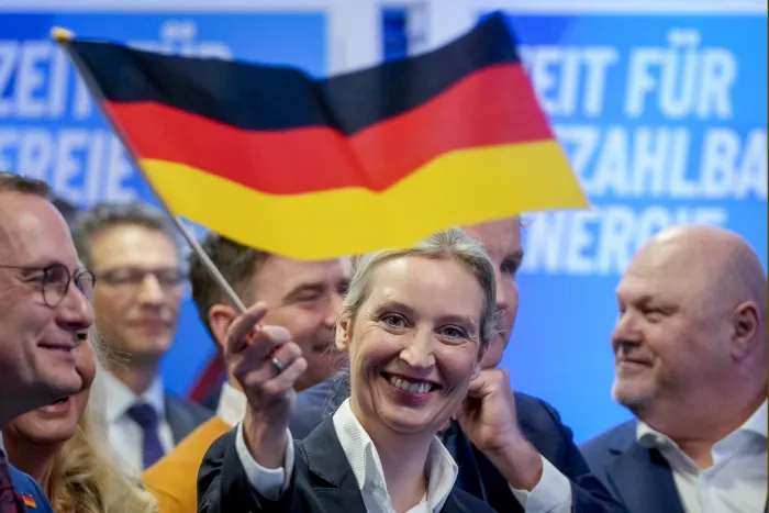 2025년 독일 연방의회 총선에서 극우정당 ‘독일을 위한 대안’(AfD)이 

20.8%를 득표해 2위를 차지했습니다.&nbsp;

AfD는 국경 완전 폐쇄, 망명 절차 엄격화, 유럽연합(EU) 난민협정 거부 등을 약속했습니다. ⓒ AP연합뉴스

