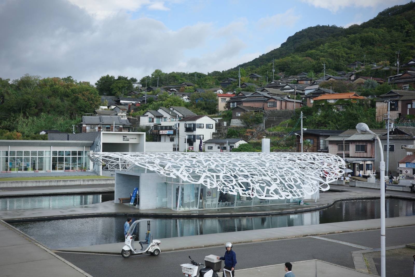 Ogijima's Soul by Jaume Plensa © Dana