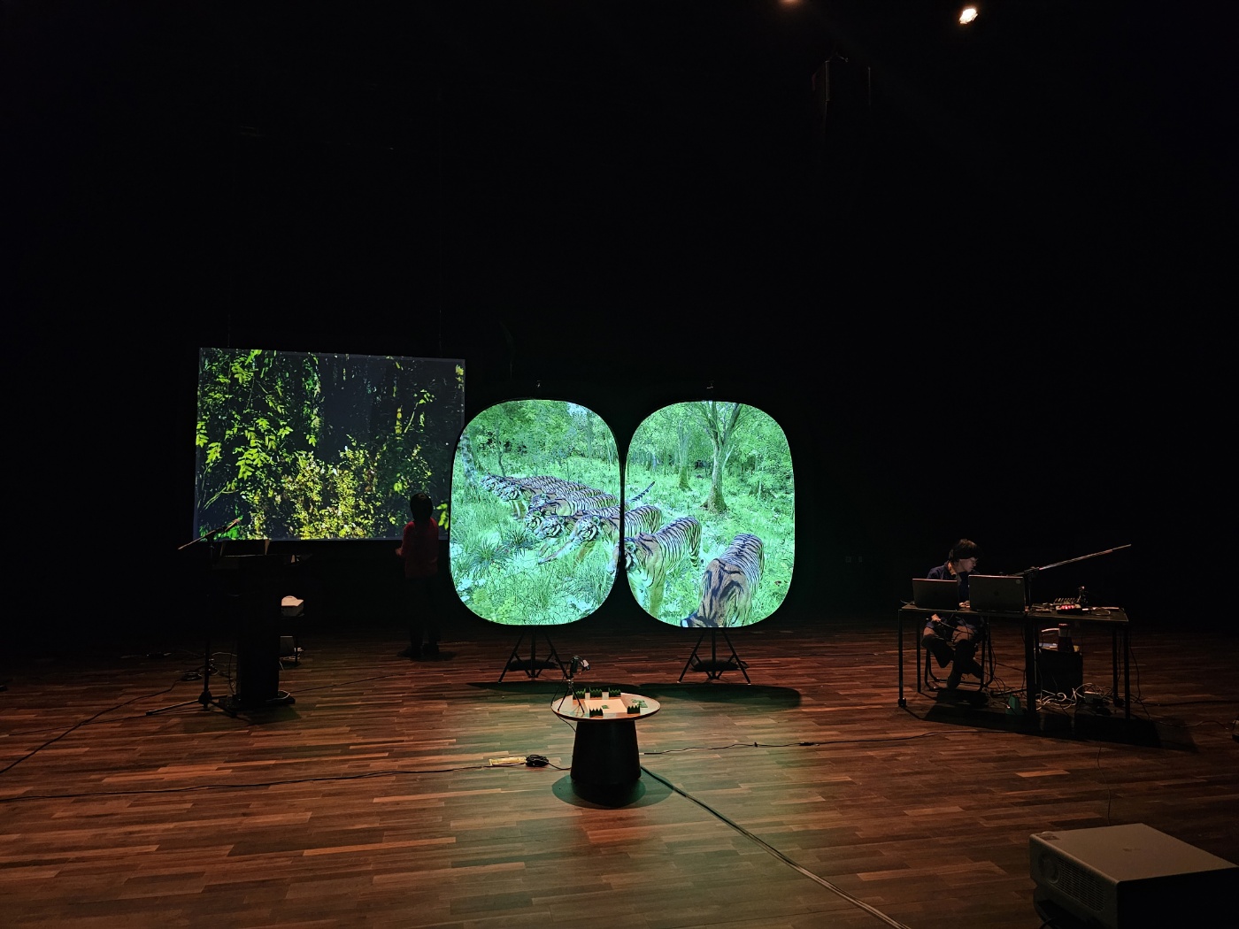 언메이크랩 <기계의 우화> 렉처 퍼포먼스, 2025