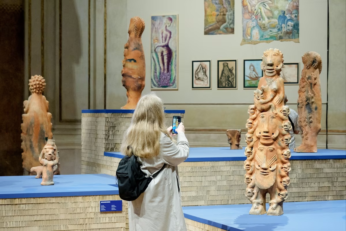 Untitled terracotta totem sculptures by Senegalese artist Seyni Awa Camara&nbsp;Photo by Andrea Avezzu. Courtesy of La Biennale di Venezia.