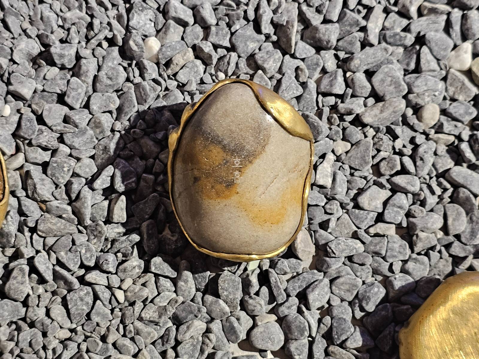 <돌에 새긴 호흡> 2026, Stone/Brass/Pure Silver, Casting and chasing, Dimensions variable