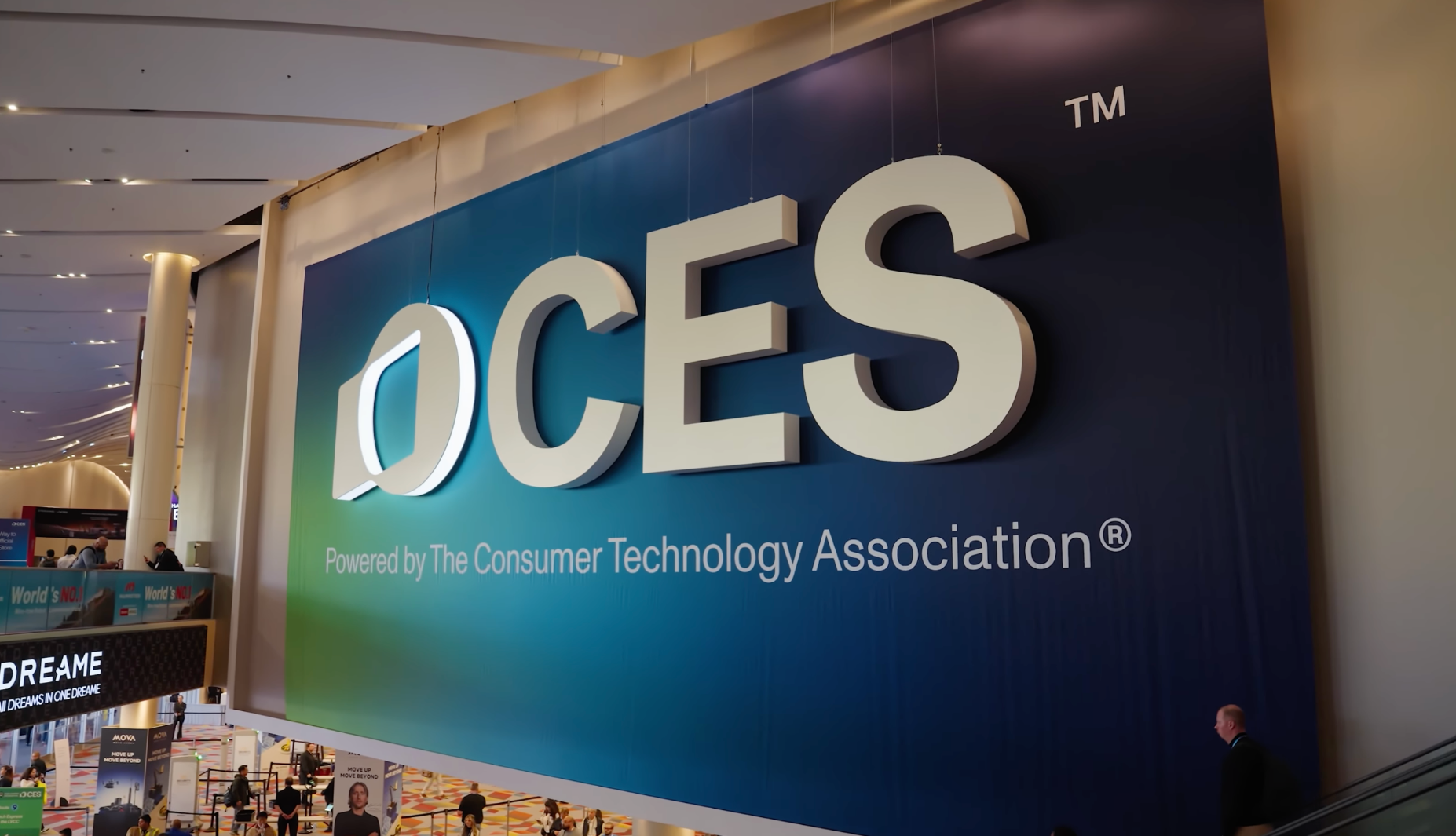 CES2026 : “구독료 없인 풀 기능 못 써”…테슬라·벤츠, 자동차 ‘서브스크립션 시대’ 본격화의 썸네일 이미지