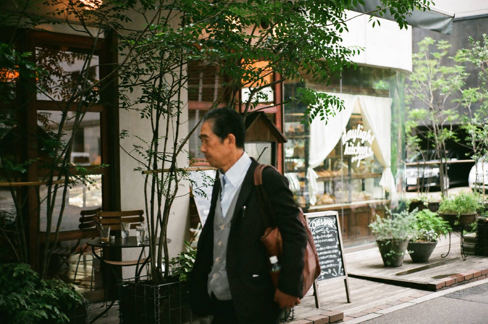 출근 시간대, 사가현의 어느 빵집