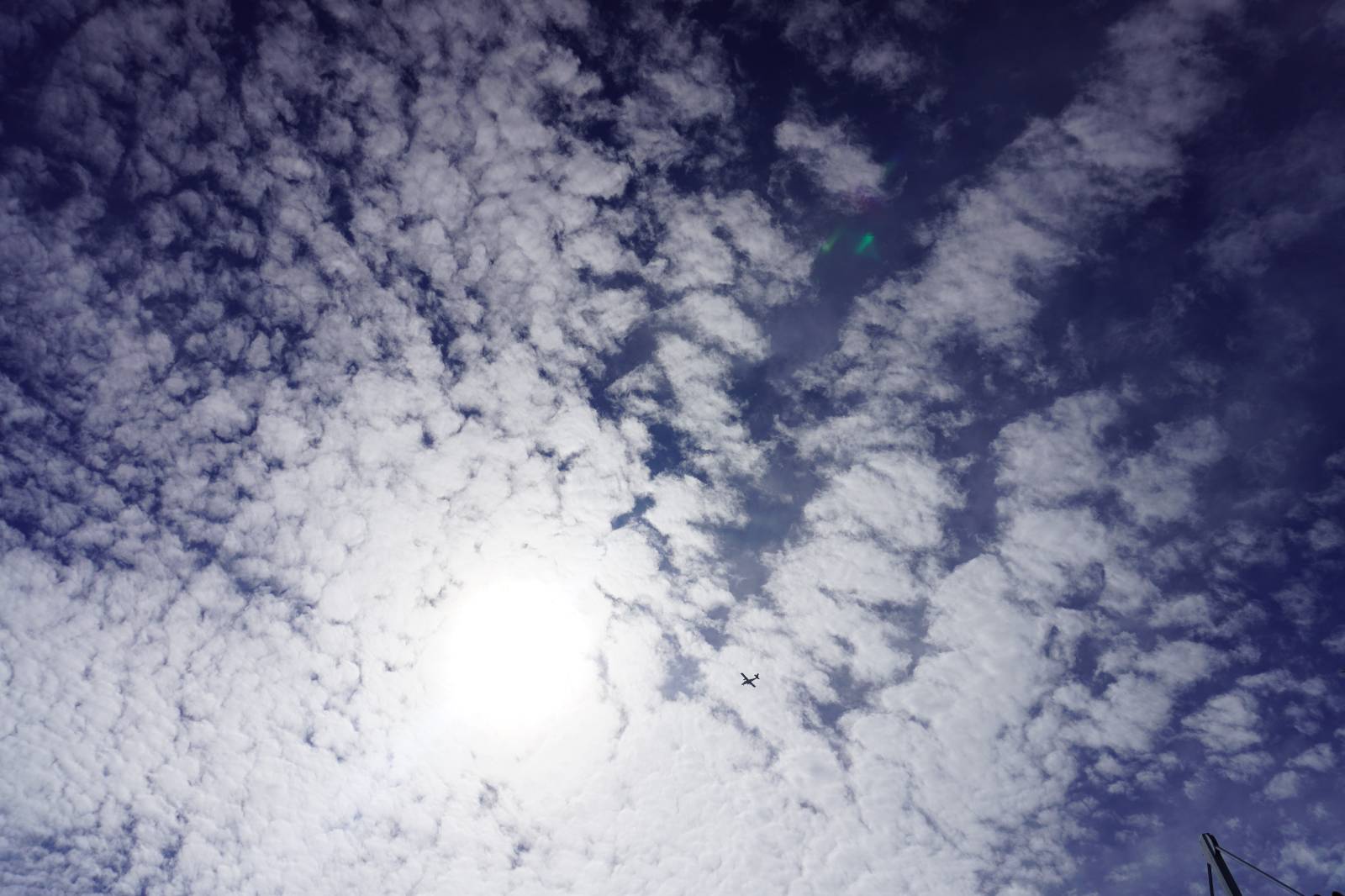 구름이 마치 손 같다