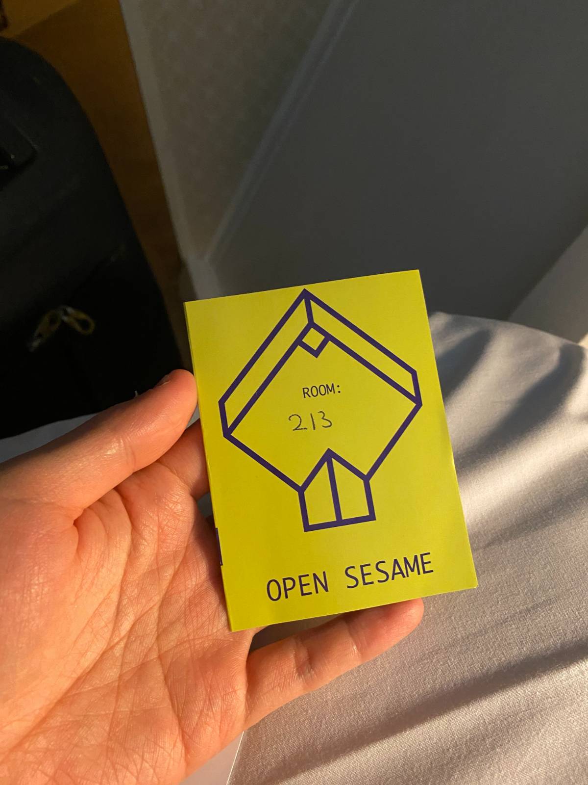 숙소키에 적혀있던 문구. 열려라 참깨!