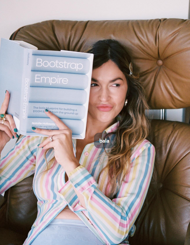 자신의 부트스트래핑 경험을 책으로 출간한 나탈리 홀로웨이 (*출처- 나탈리 홀로웨이 인스타그램)