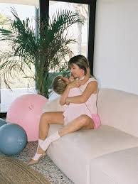 세 아이의 엄마인 나탈리 홀로웨이