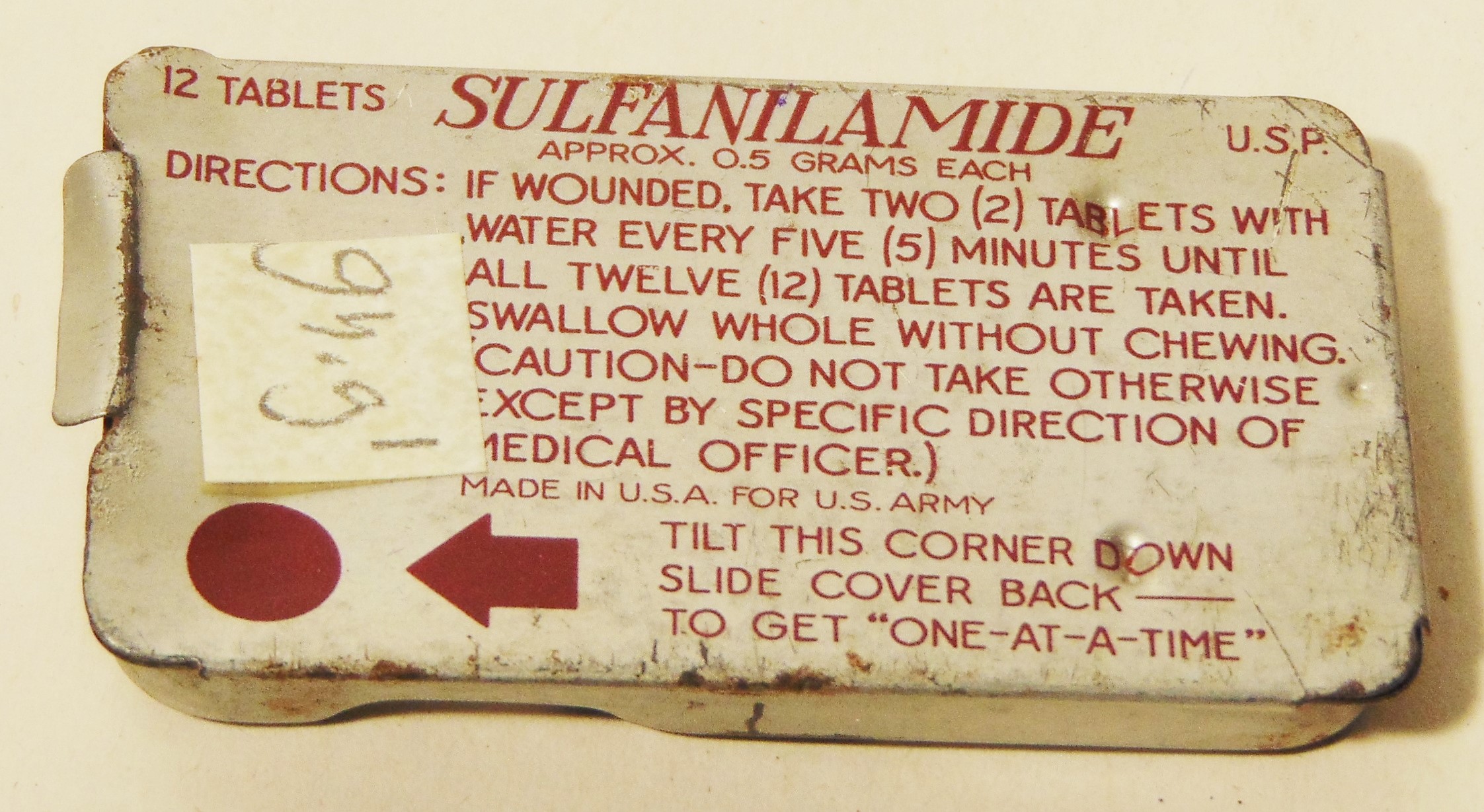 'Can of 12 Sulfanilamide tablets' National Liberation Museum 1944–1945 (CC BY-SA 4.0)