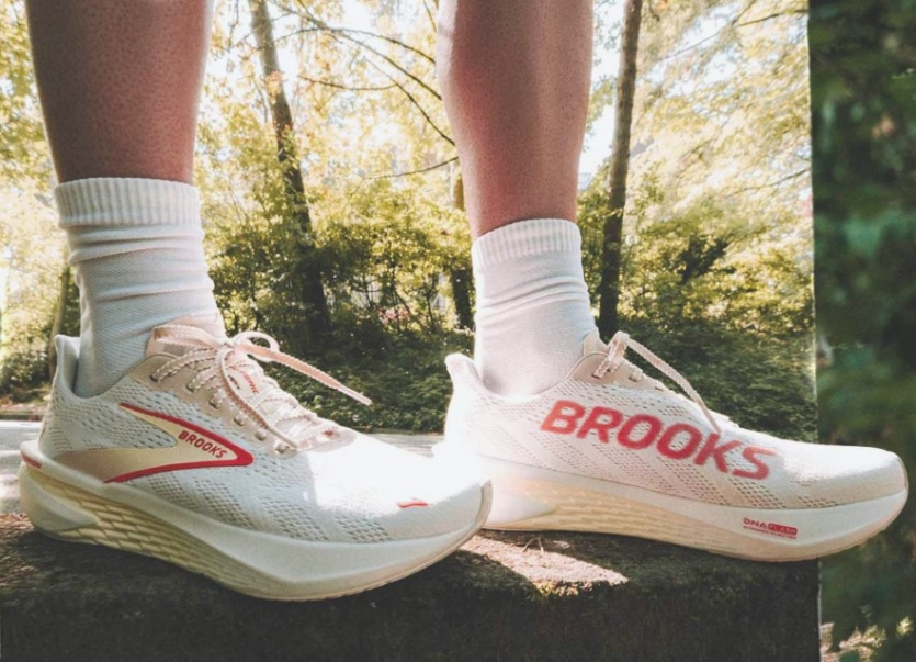 ‘브룩스 러닝’에게 호카와 온의 향기가 느껴진다.