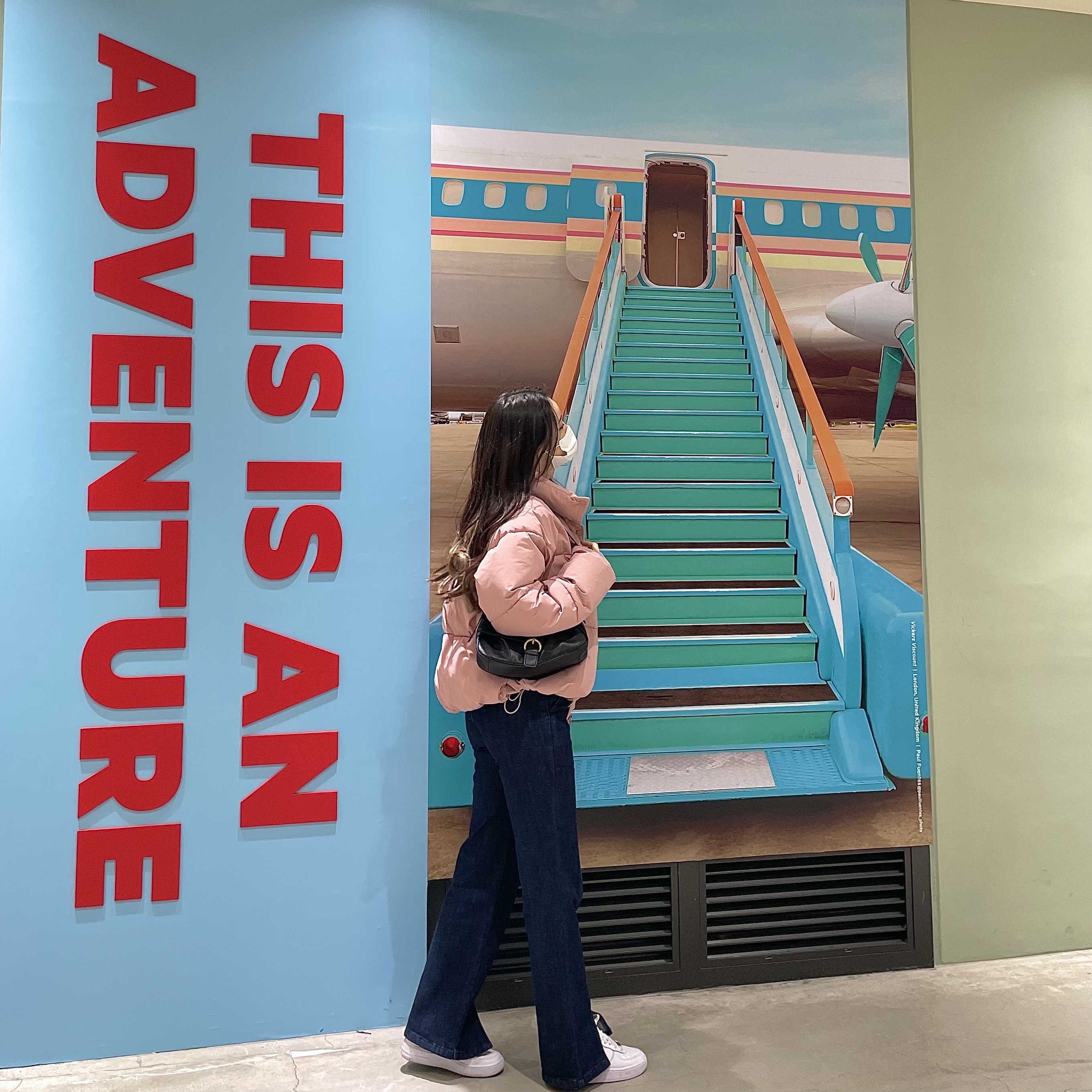 우연히 웨스 앤더슨 전시 외부