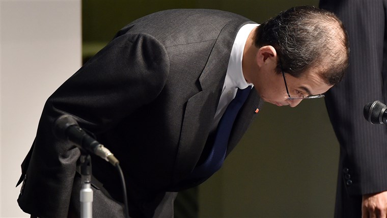 에어백 폭발사태로 사과하는 다카다 CEO, 다카다 시게히사 (사진 출처: NBC뉴스)