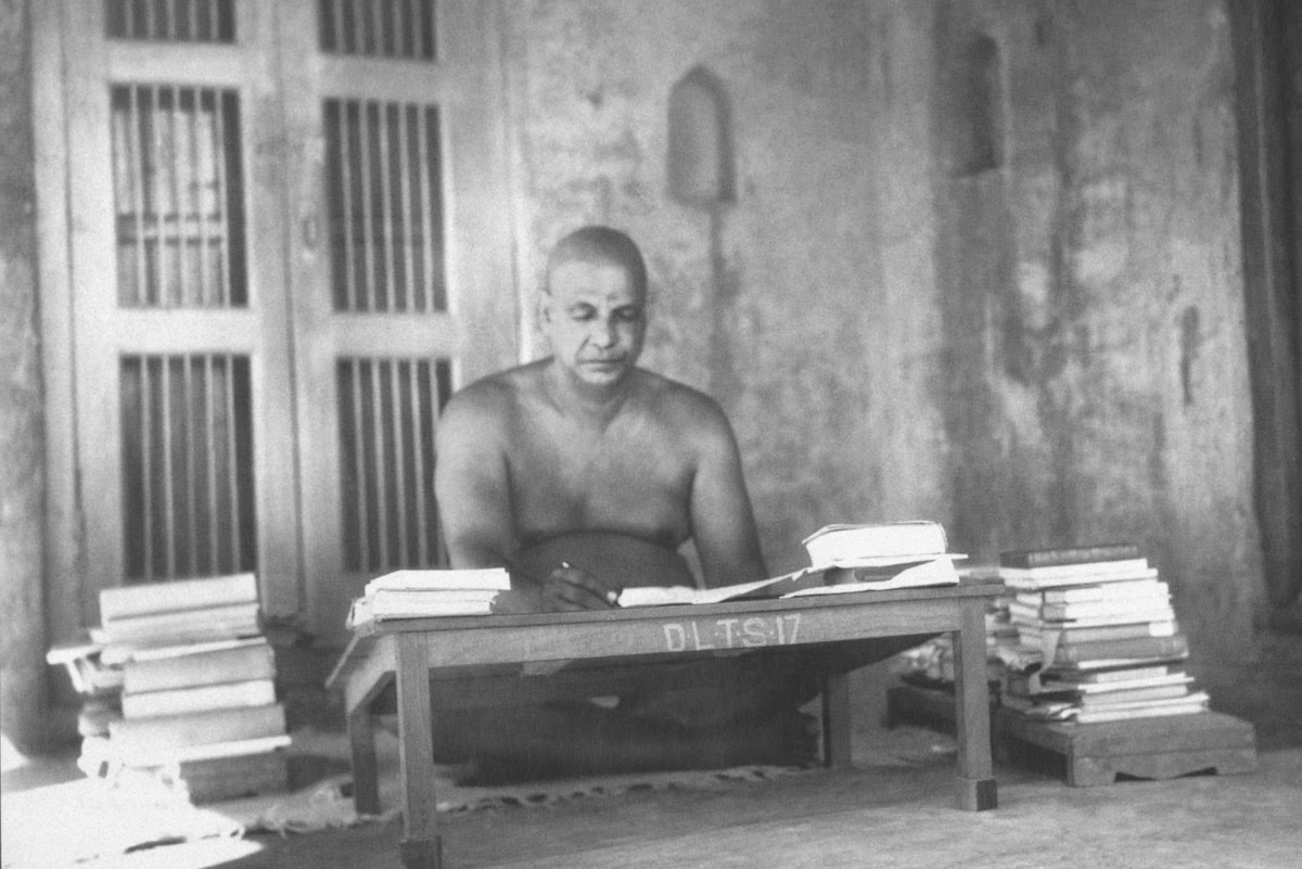 의사이자 요기였던 스와미 시바난다 (1887-1963) 전세계의 시바난다 요가센터는 그의 이름을 딴 것이다
