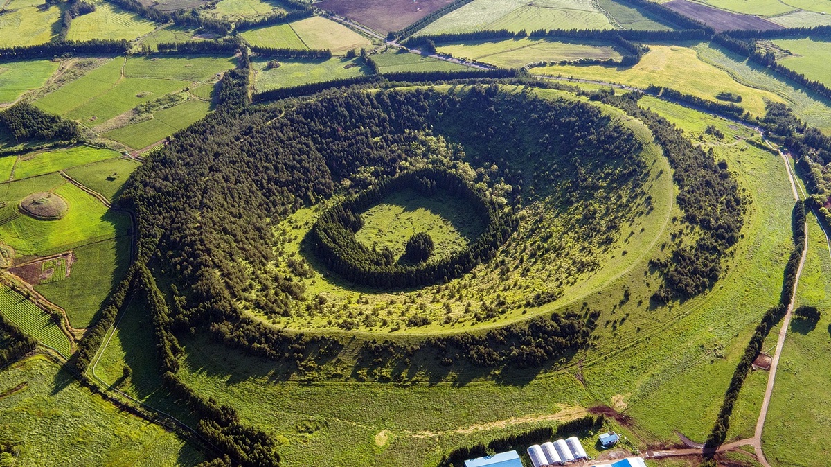 아부 오름 (사진 출처: 비짓 제주 https://m.visitjeju.net/)
