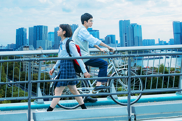 '지오라마 보이와 파노라마 걸' 중, 고가에서 서로 교차하는 둘. 하지만 이런 건 사실 일상 다반사에요.