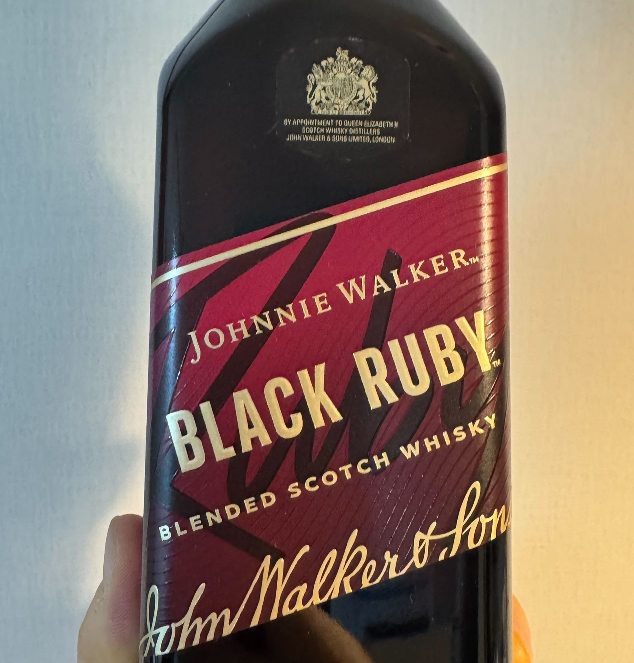 라벨 색도 루비색..!