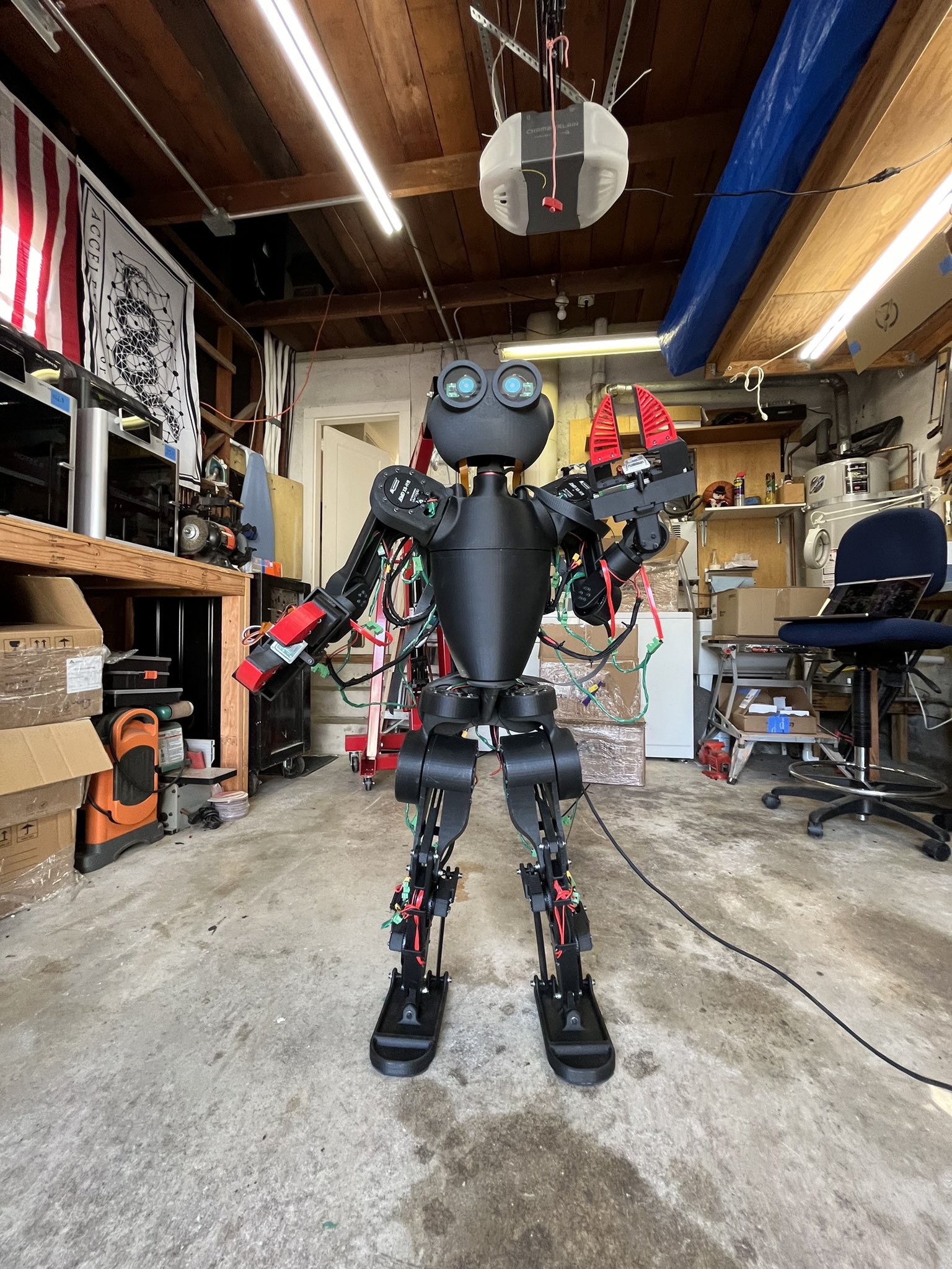 K-Scale Labs가 3개월 만에 제작한 휴머노이드 로봇 Stompy