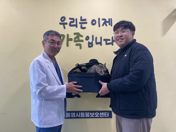 [동물] 죽도로 학대당한 반려견과 고양이 학교 첫 졸업생의 썸네일 이미지