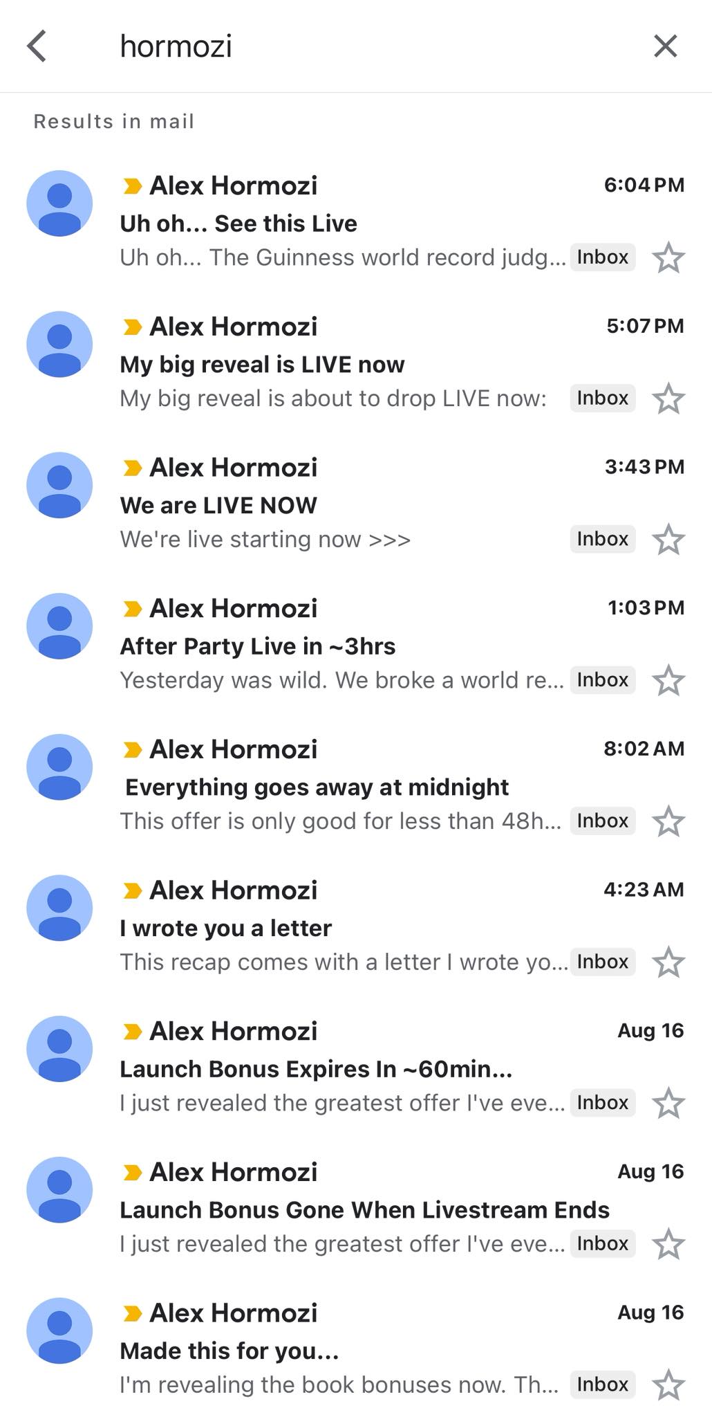 알렉스 호모지는 30분 간격으로 이메일을 보내는 등 매우 공격적인 전략을 사용한다. 이는 구독 취소율을 감수하고 수익을 극대화하려는 의도이며, 모든 기업이 동일하게 적용할 수는 없다.