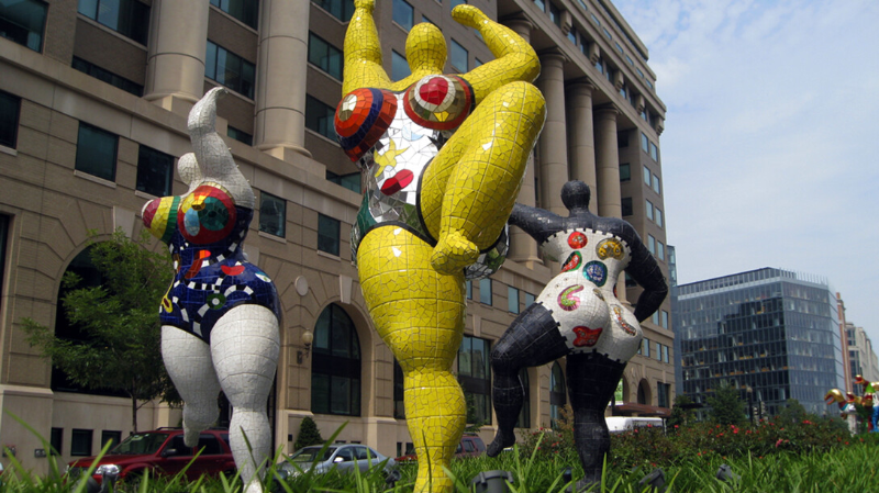 Three Graces by Niki de Saint Phalle (출처. DailyArtMagazine)