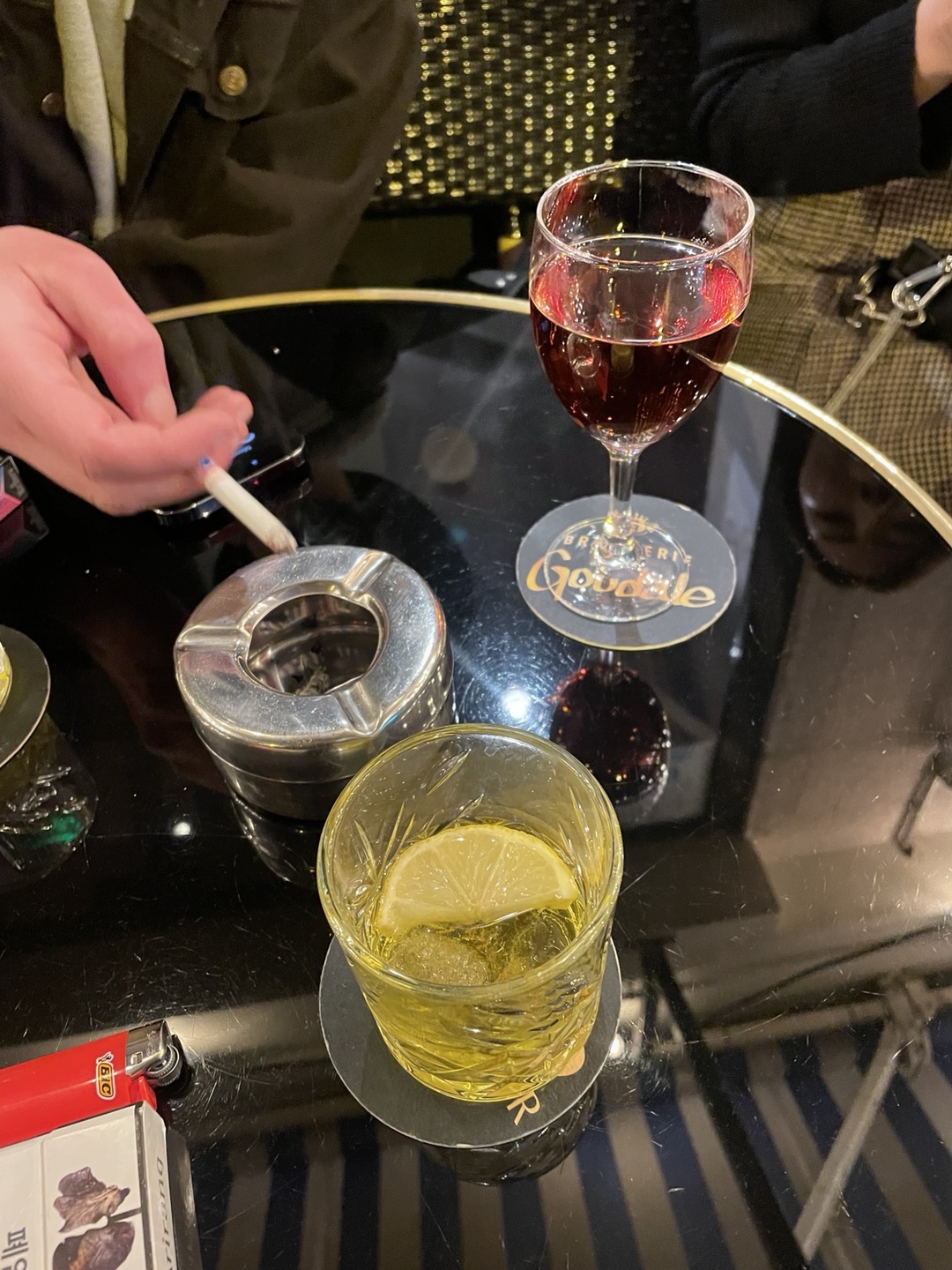 파리사람들이 즐긴다는 술.. 이름은 까먹음 쏘리