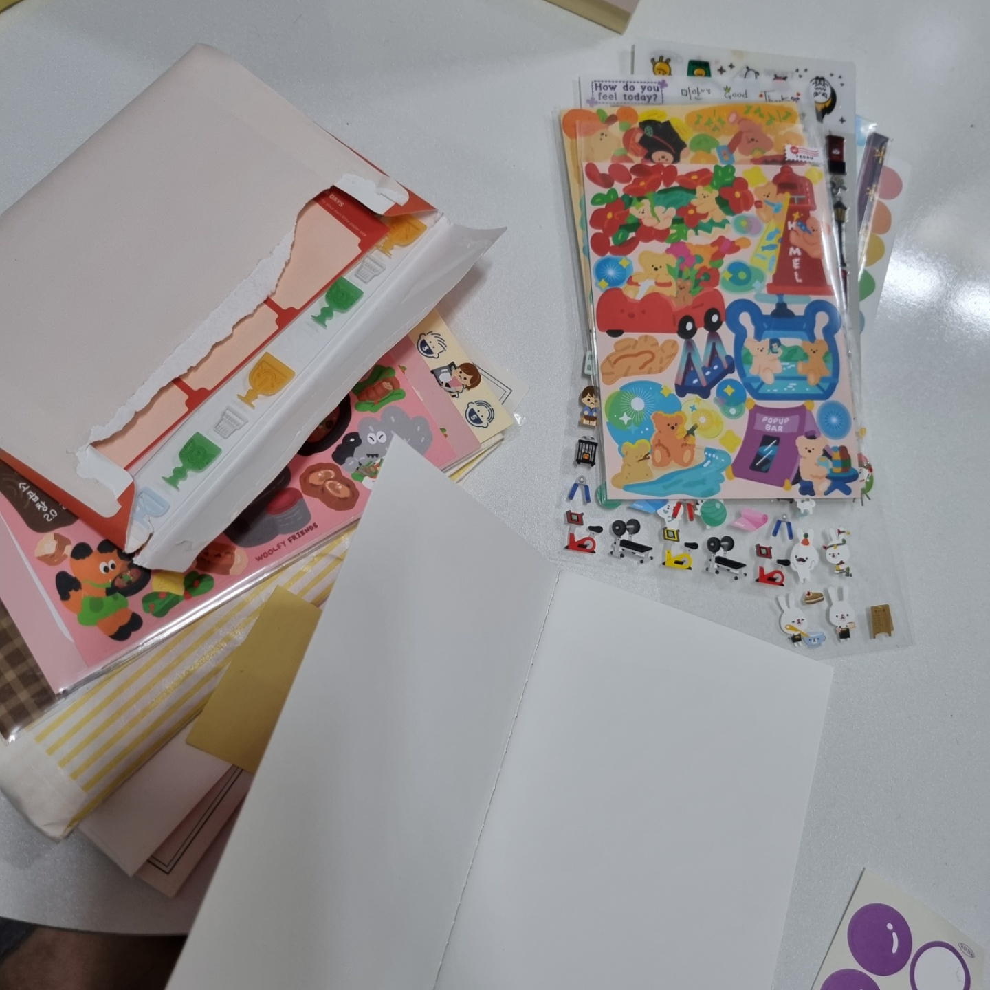 열심히 꾸미려고 가져온 다꾸 스티커...지만...