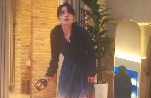 로얄살루트를 무기로 썼던 무서운 연진이..