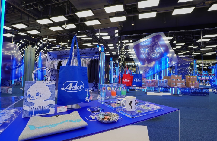 [출처:한국경제] 뉴진스 팝업스토어 버니랜드.