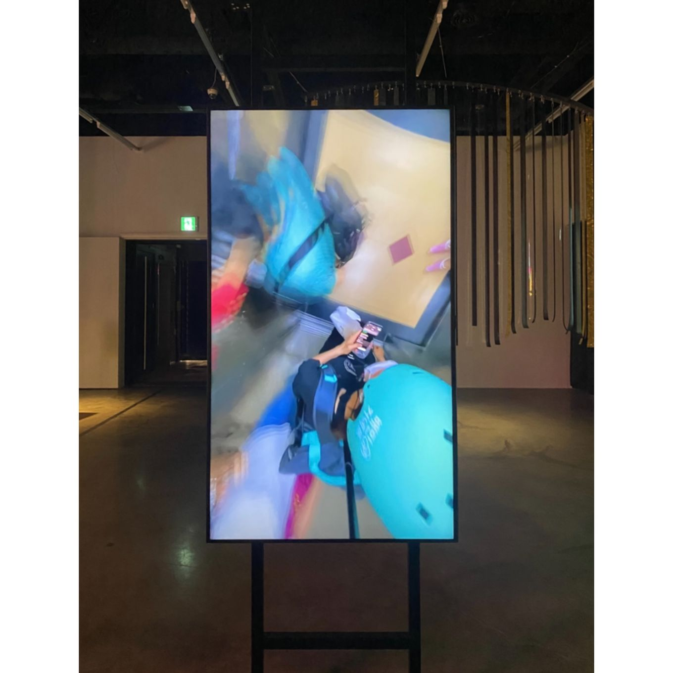 <벌레스크> 2021, 단채널 비디오, 29분 9초