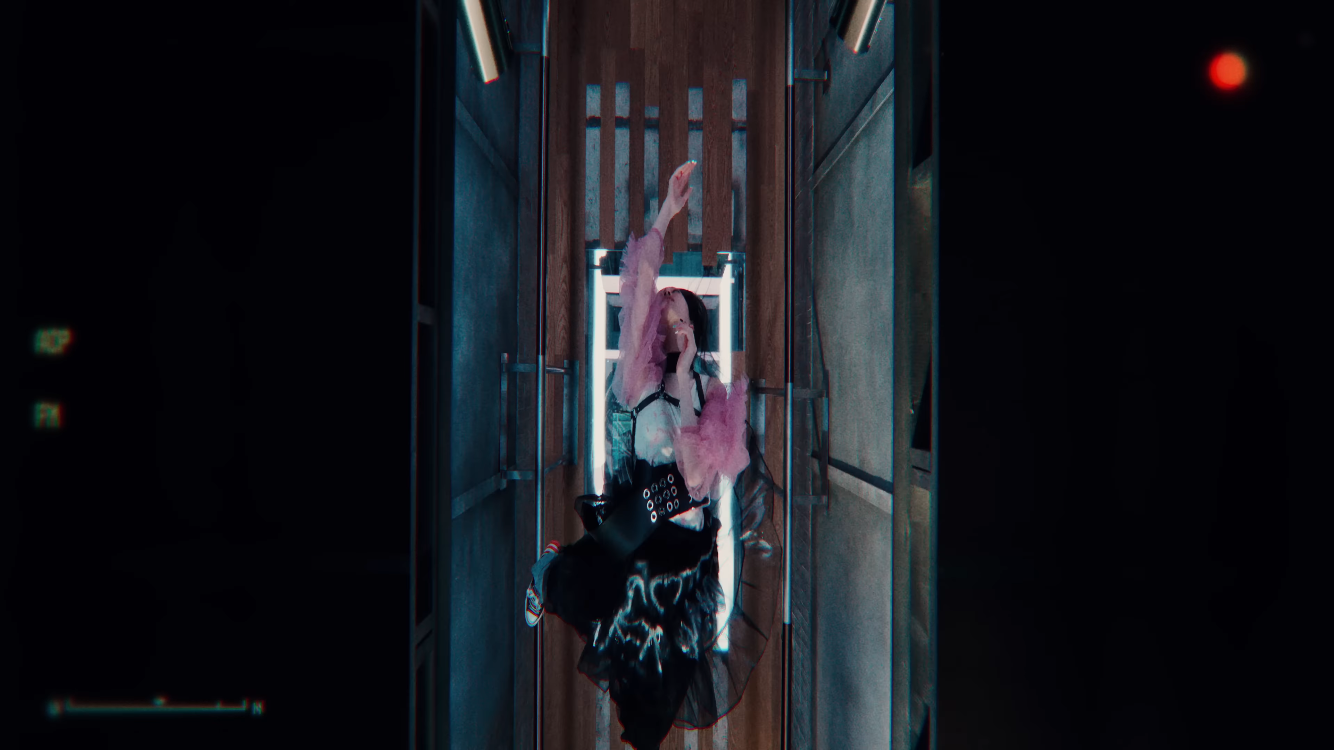 'FAMOUS' M/V 中