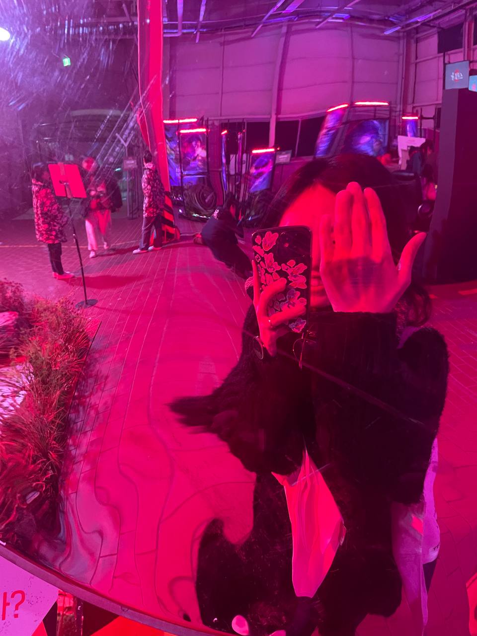 고민시 배우처럼(?) 사진 찍어봤습니다.