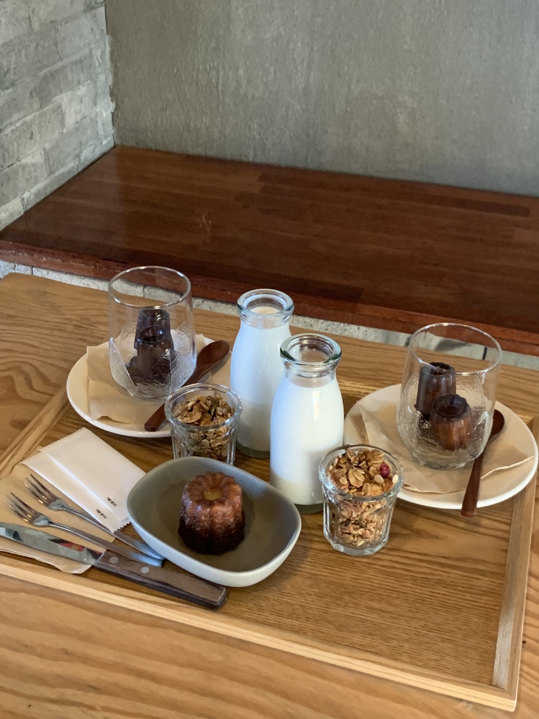 신기한 구성의 모뉴에트 라떼 (이것도 H씨)