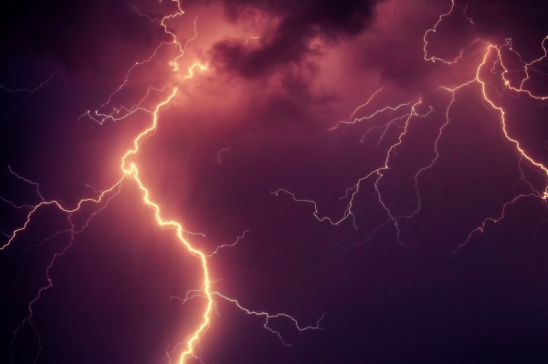 ☢️ Are Most Tropical Lightning Storms Radioactive? 의 썸네일 이미지