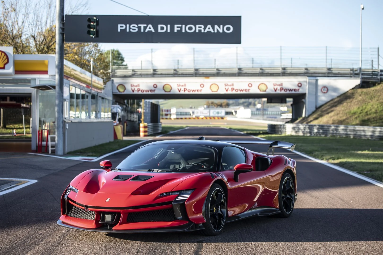 하이브리드 전동화 한정판 모델 SF90XX