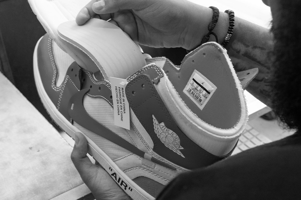 스니커 정품 감별사 알아보기(How to be Sneaker Authenticator)