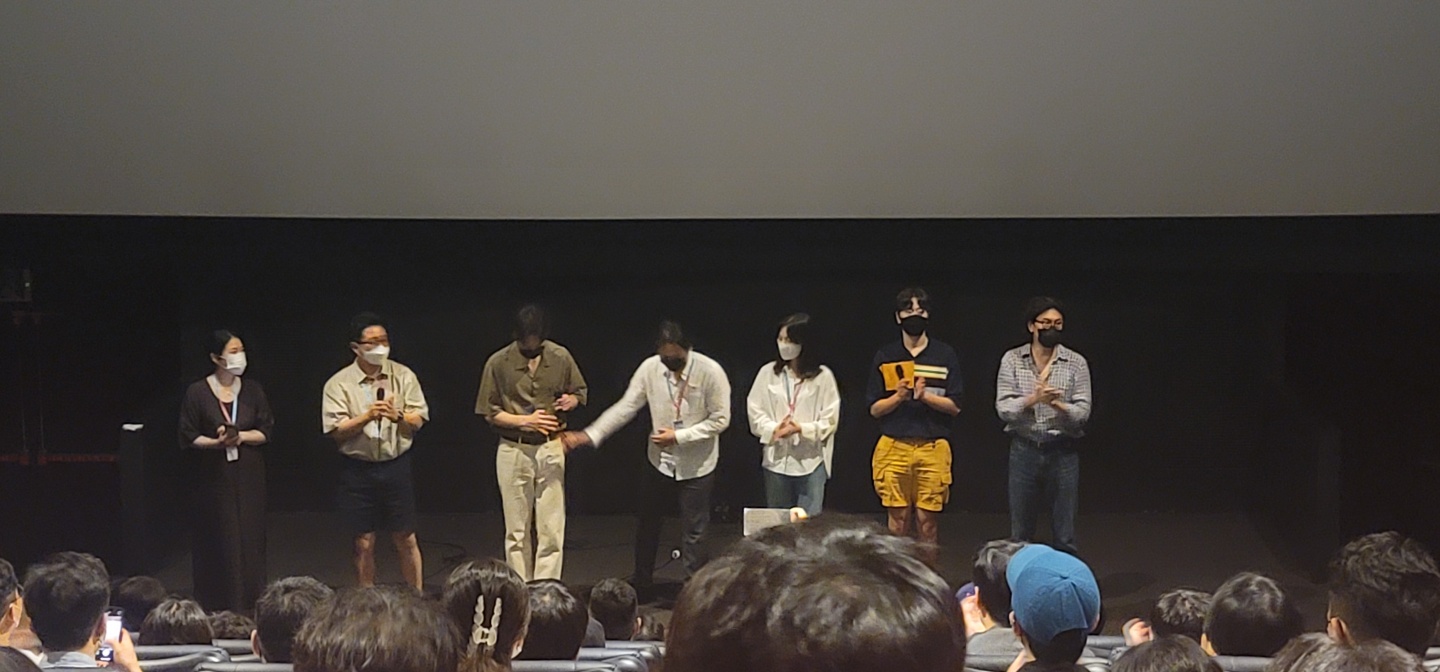 GV에서 백승기 감독님이 인사를 하고 있네요!