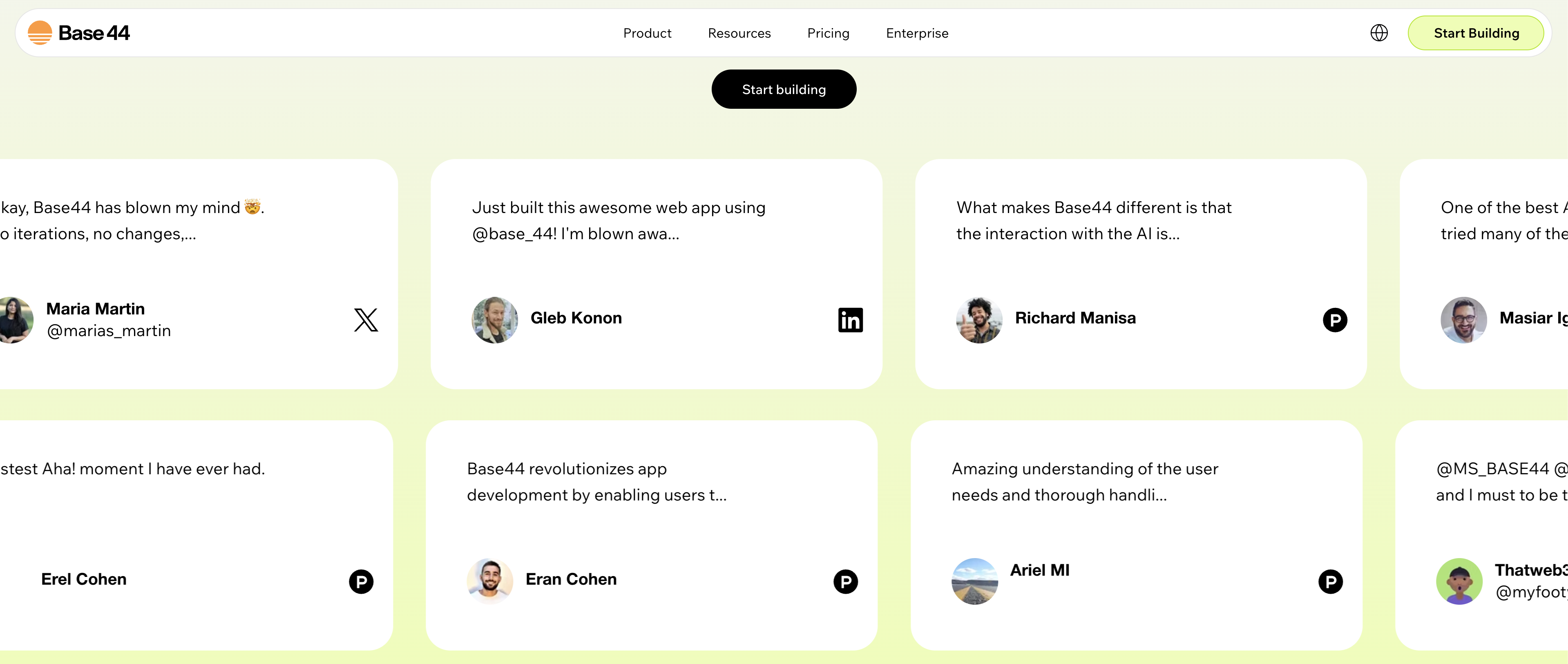 Base44를 사용하는 유저들의 후기 ('곧바로 만들었다'는 의견이 다수)