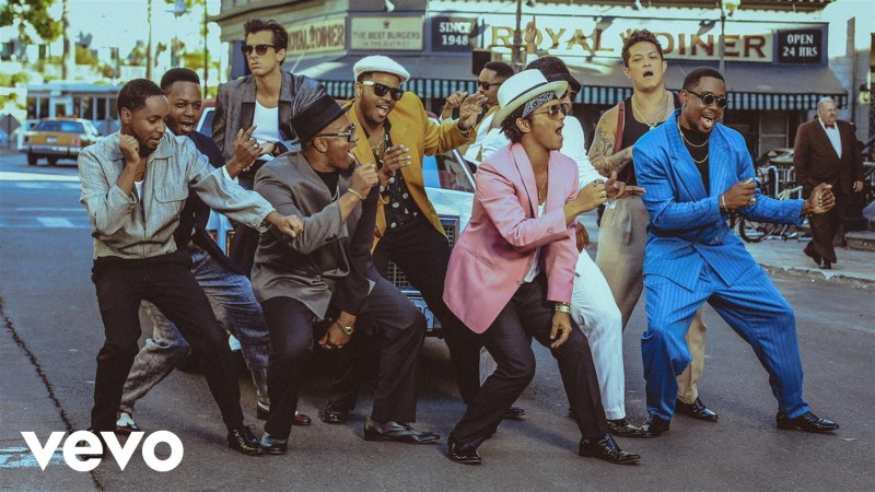 'Uptown Funk' MV 장면