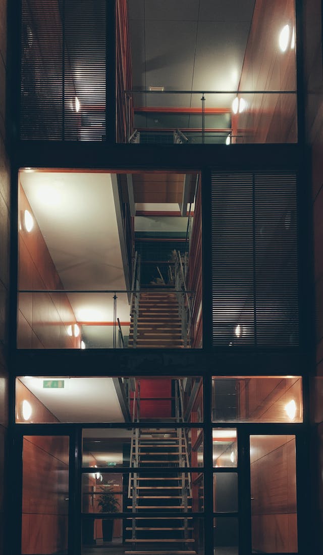 안목 l '동료'와 '배움의 대상'을 구분하는 방법 중 하나의 썸네일 이미지