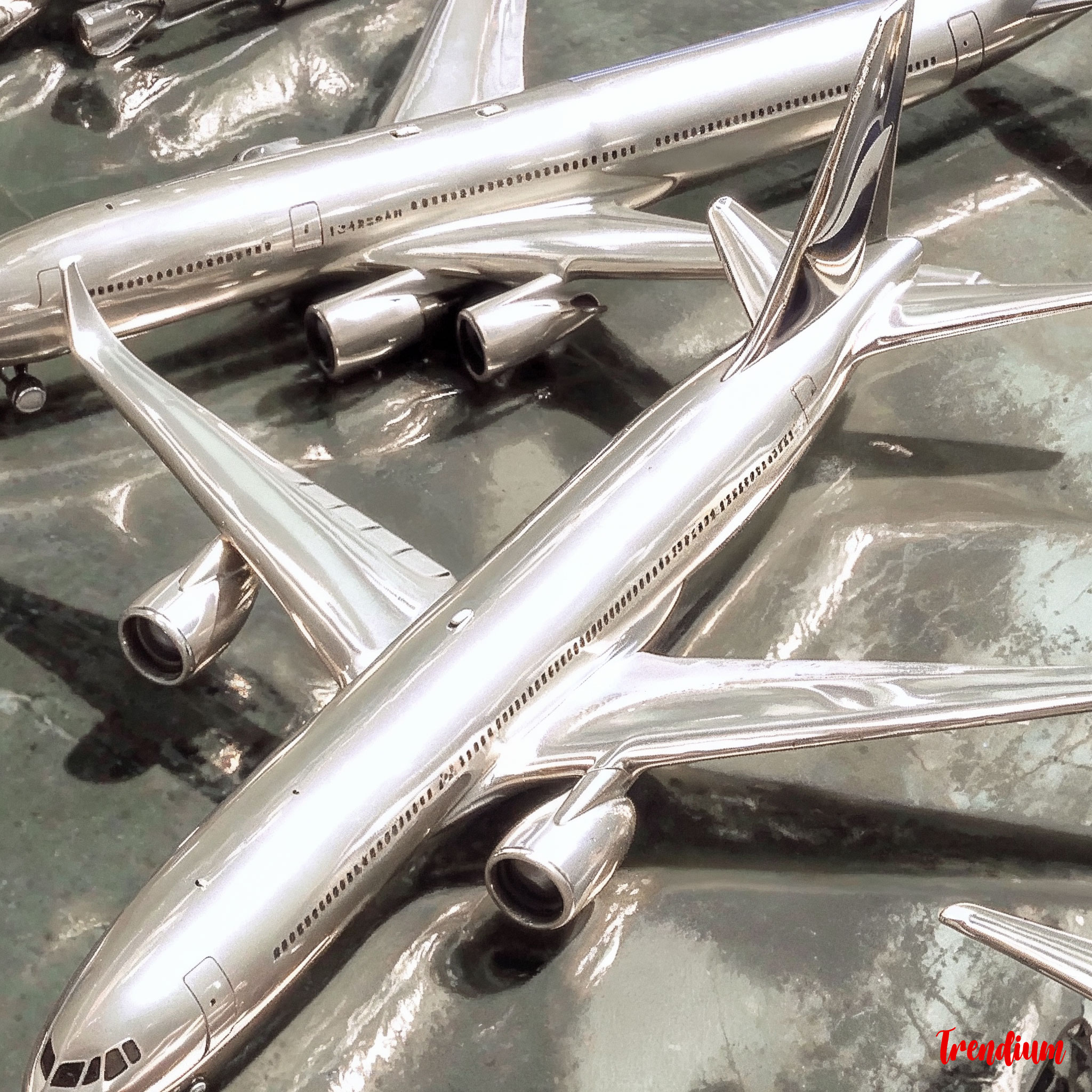 [prompt] Tilt-shift photography of a busy airport, planes look like toy models --sref 2889748792